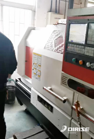 德瑞斯變頻器應用在數(shù)控車床